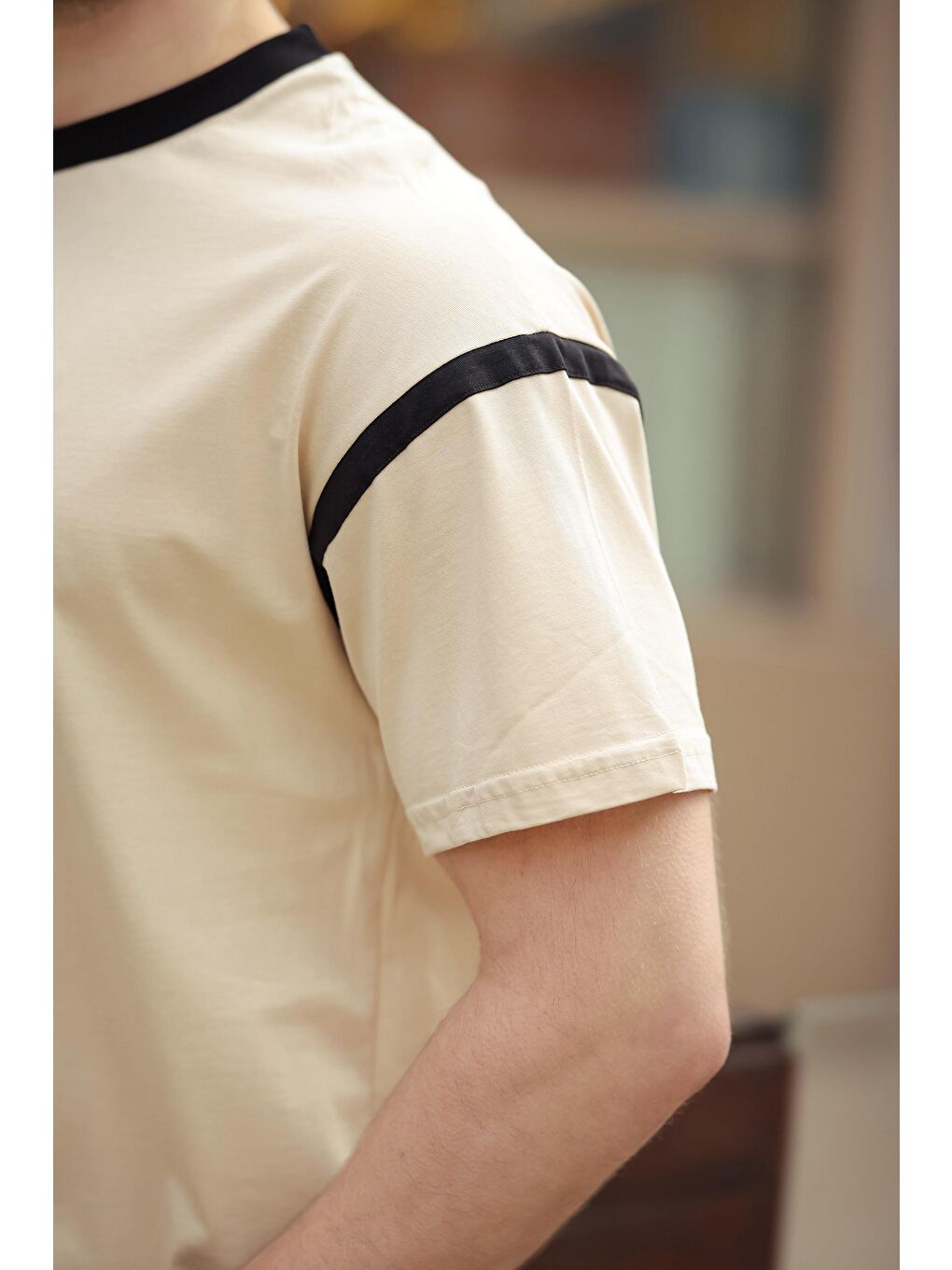 Bej Bisiklet Yaka Regular Fit Erkek %100 Pamuk Tişört E7126-2