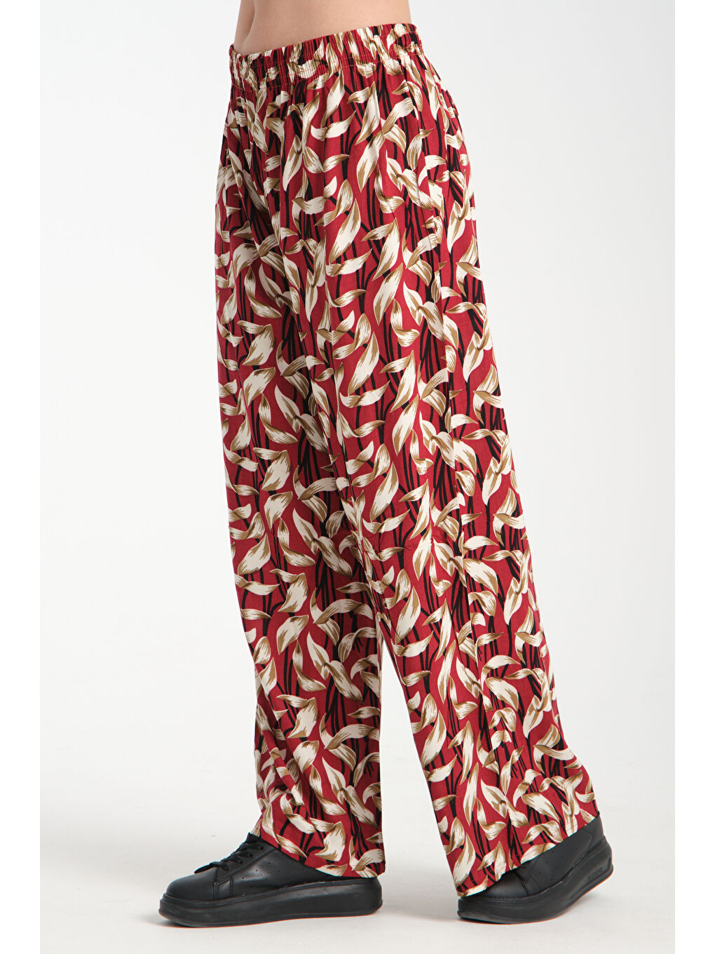Kırmızı Kadın Desenli Dökümlü Viskon Pantolon 1069-2