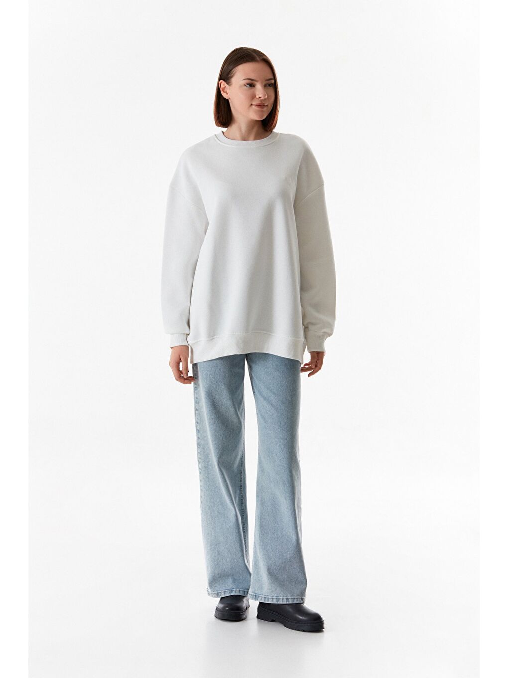 Ekru 3 İplik Çift Kalp Nakışlı Oversize Sweatshirt-4