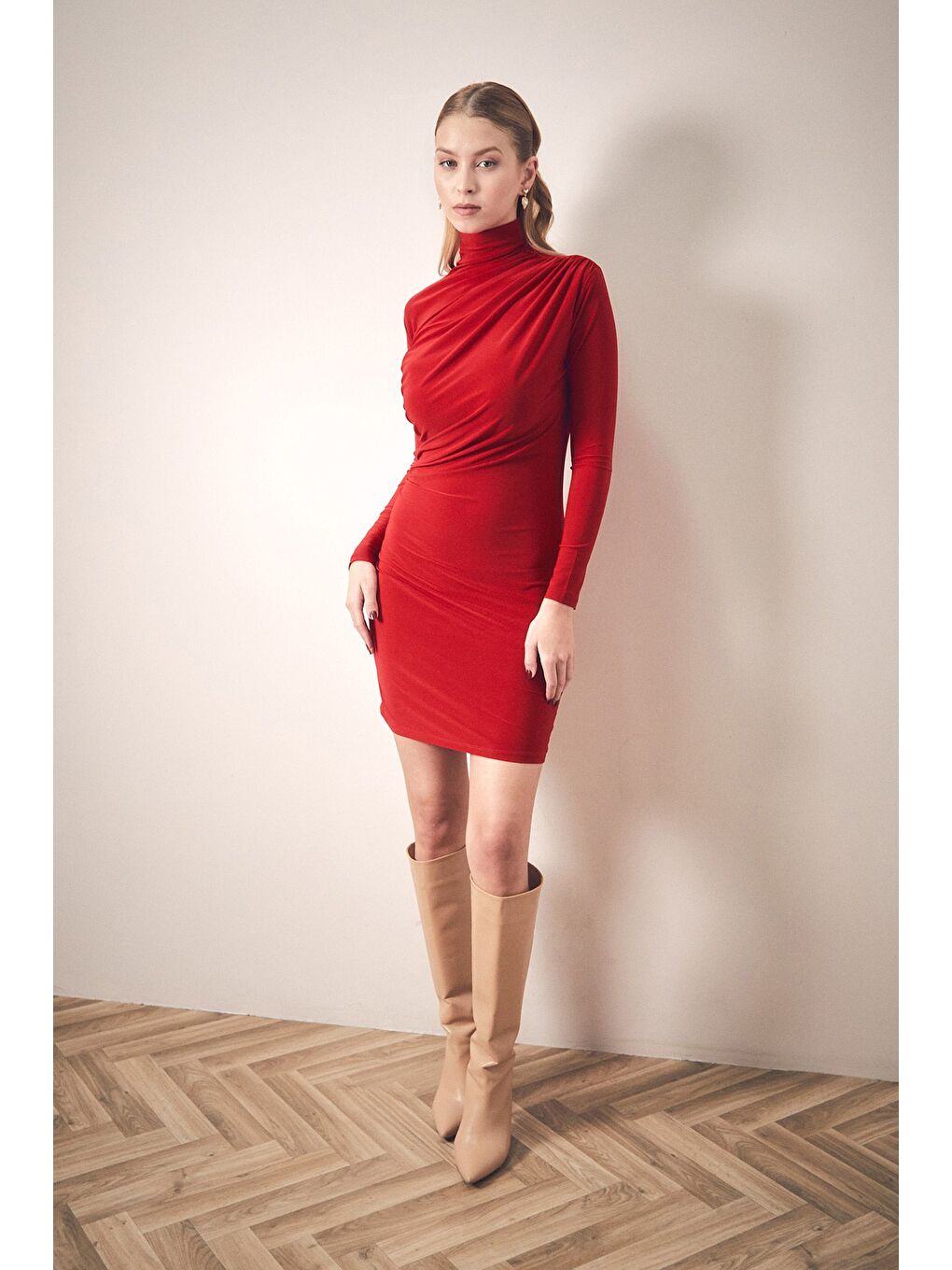 Kırmızı Drapeli Balıkçı Yaka Elbise-1