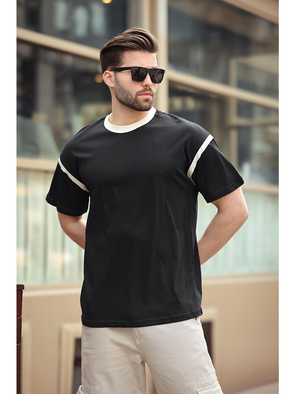 Siyah Bisiklet Yaka Regular Fit Erkek Tişört E7126-1