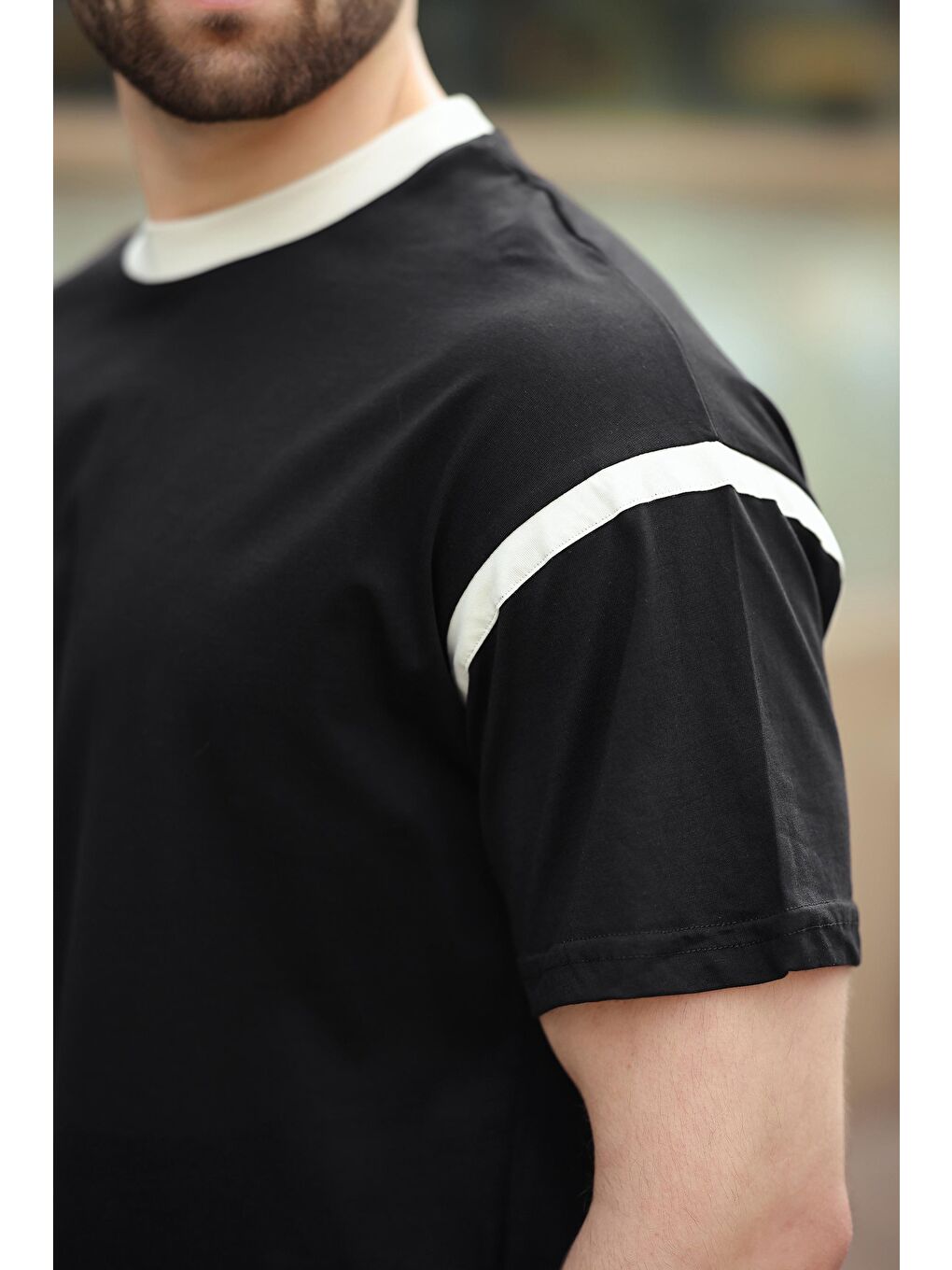 Siyah Bisiklet Yaka Regular Fit Erkek Tişört E7126-2