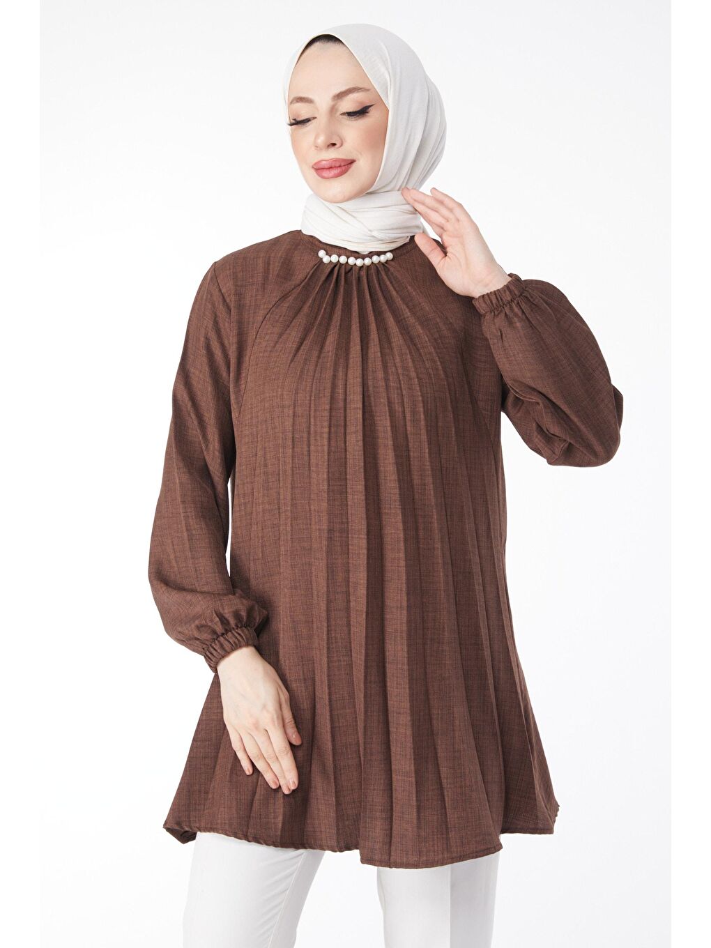 Hakim Yaka Kadın Kahverengi İncili Büzgülü Tunik - 24623-1