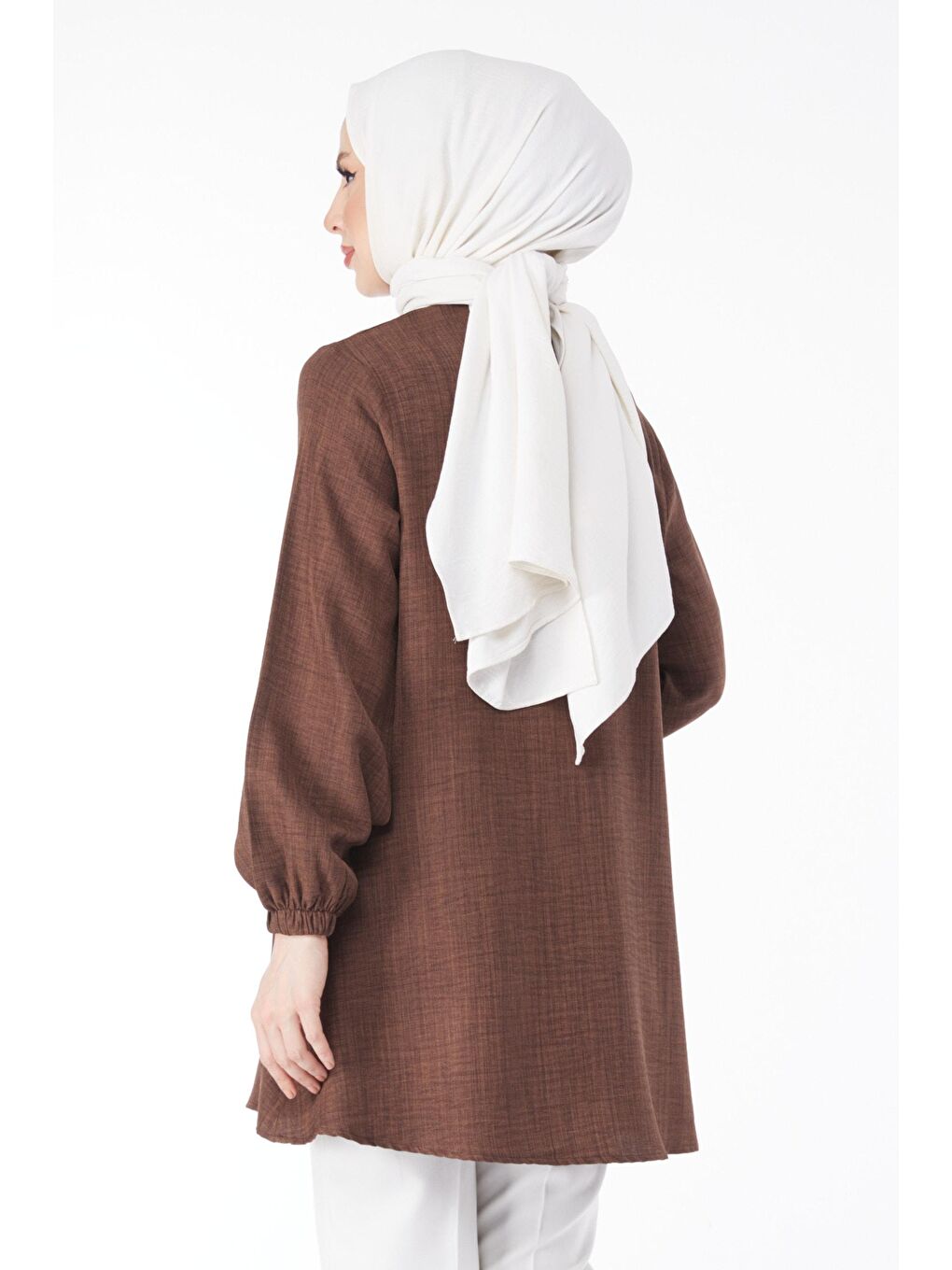 Hakim Yaka Kadın Kahverengi İncili Büzgülü Tunik - 24623-4