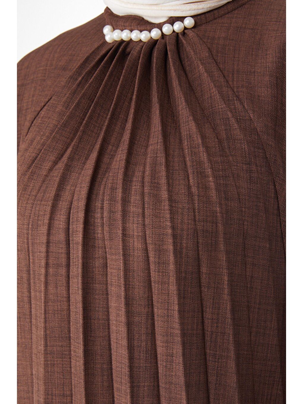 Hakim Yaka Kadın Kahverengi İncili Büzgülü Tunik - 24623-5