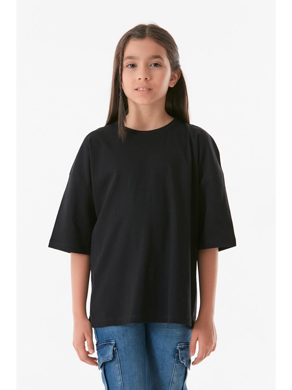 Siyah Arkası Baskılı Bisiklet Yaka Kız Çocuk Tişört