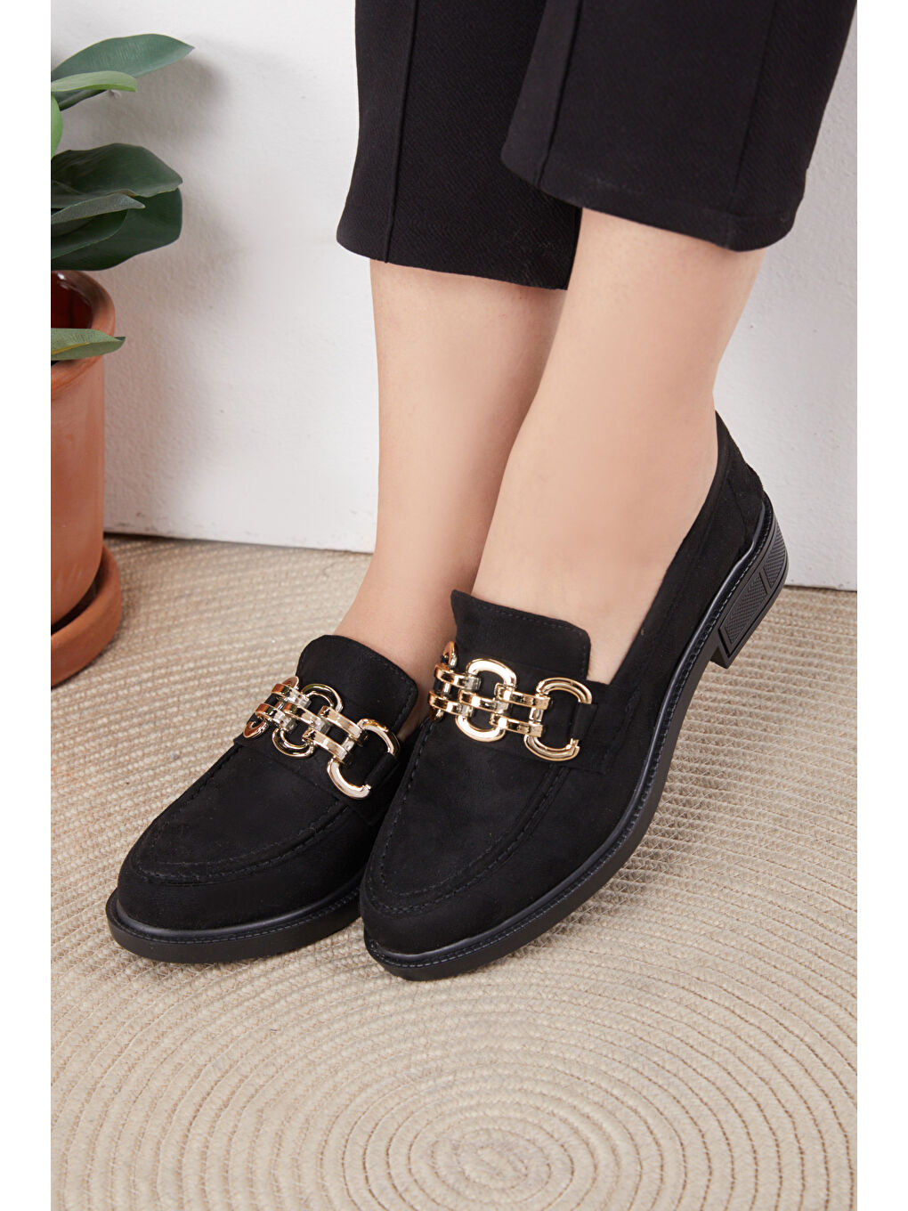 Kadın Siyah Tokalı Süet Ayakkabı - 26357