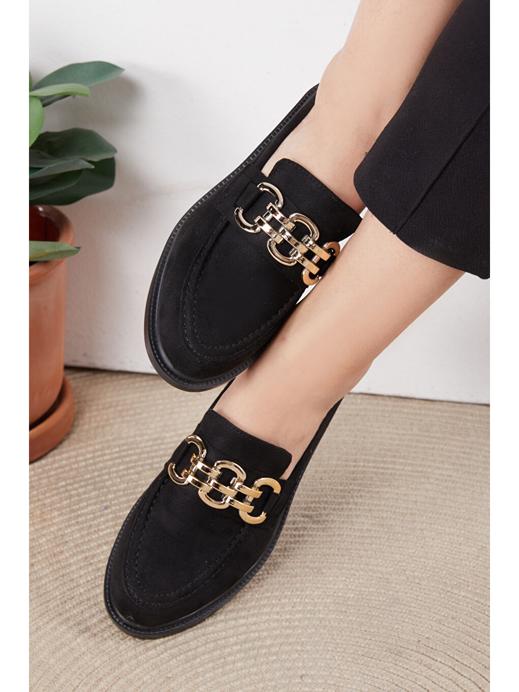 Kadın Siyah Tokalı Süet Ayakkabı - 26357-1