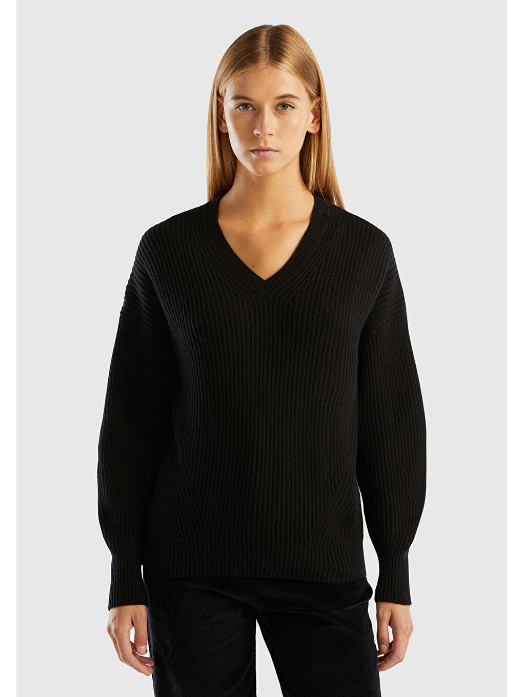 Kadın Siyah Yün Karışımlı Boxy Fit V Yaka Kazak