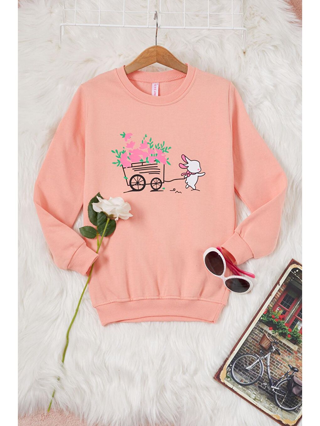 Pembe Somon Çiçekli Tavşan Baskılı Kız Çocuk Sweatshirt 17278