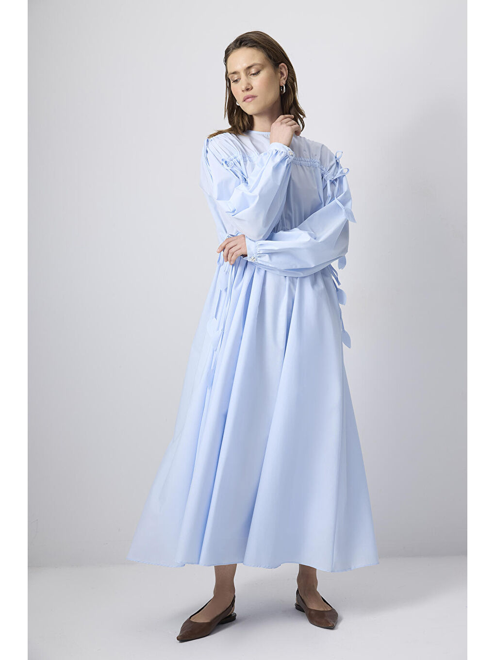 Mavi Yaprak Detaylı Biyeli Elbise-1