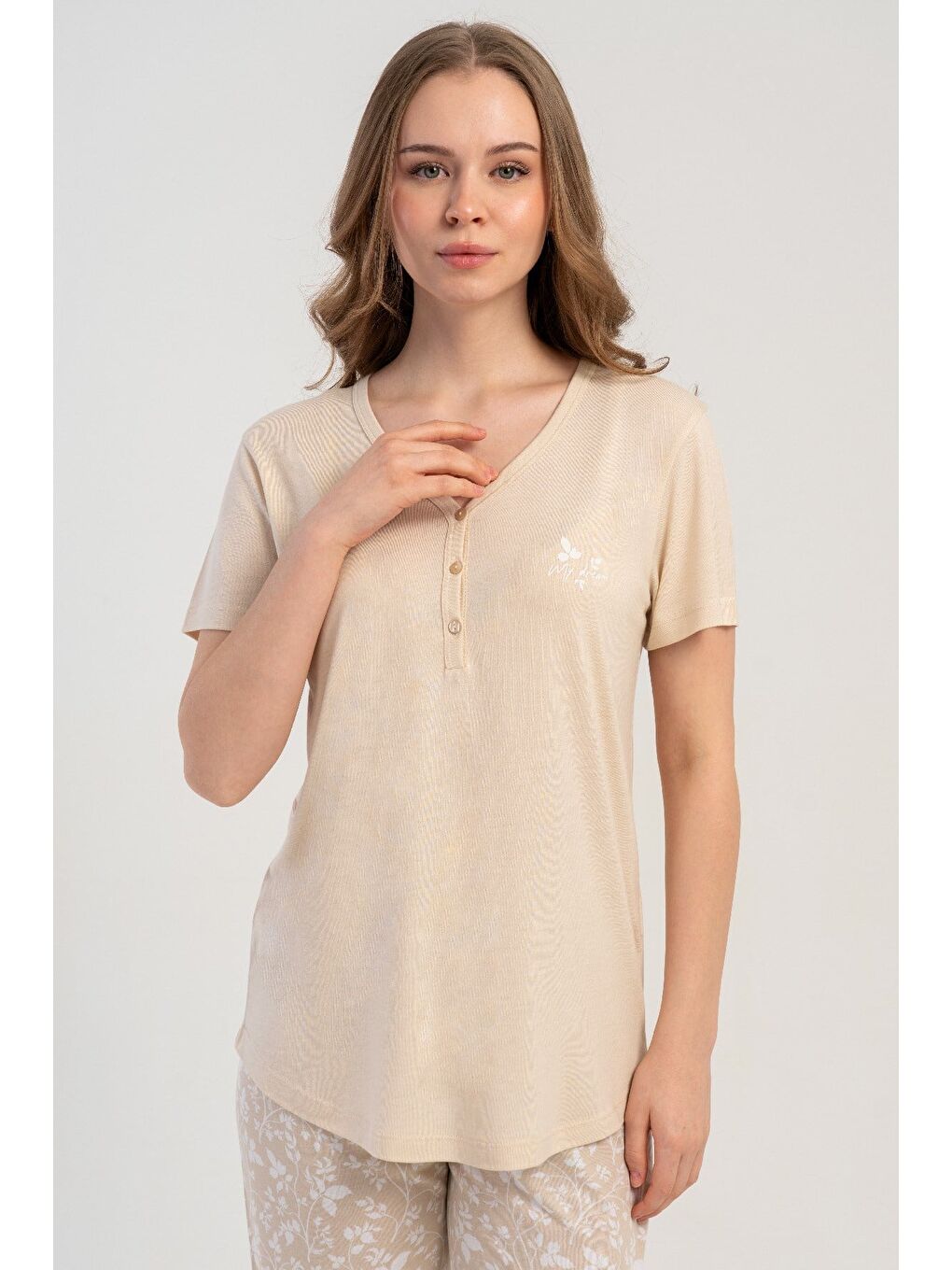 Damla Yaka Yarım Düğmeli Pijama Takımı Bej-512182-2