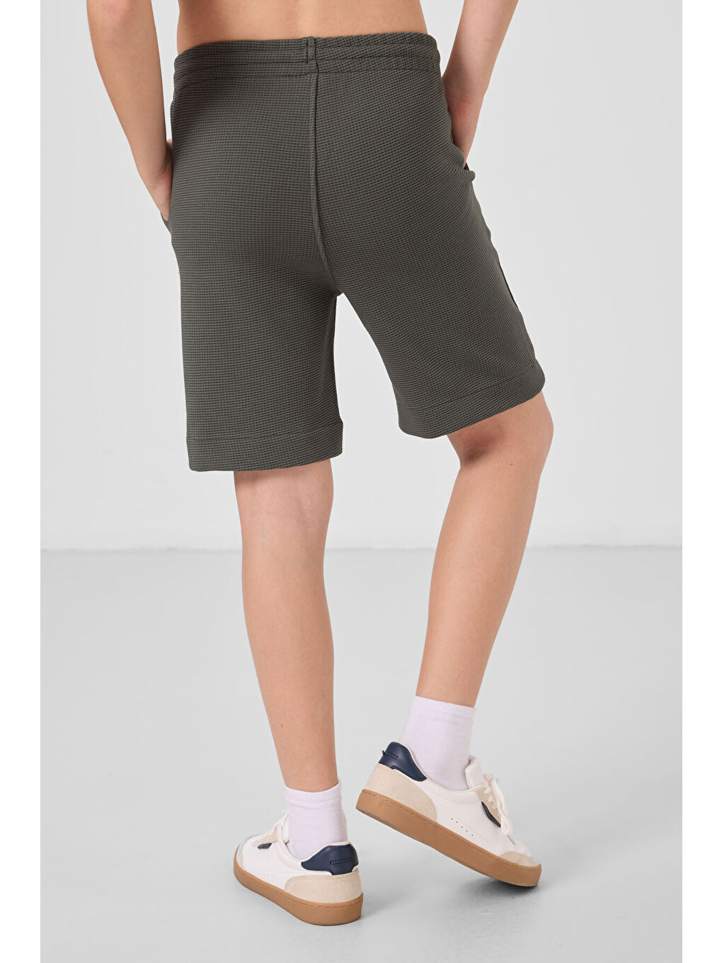 Haki Pamuklu Yumuşak Dokulu Standart Fit Basic Erkek Çocuk Şort - 11289-1