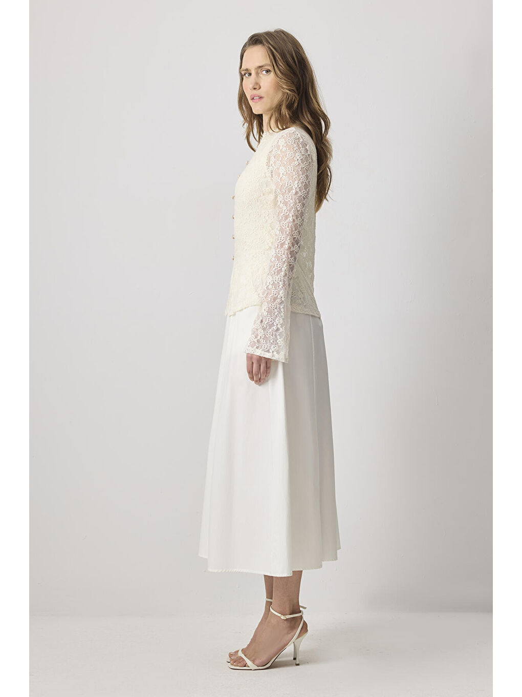 Beyaz Dantelli Organze Gömlek-2