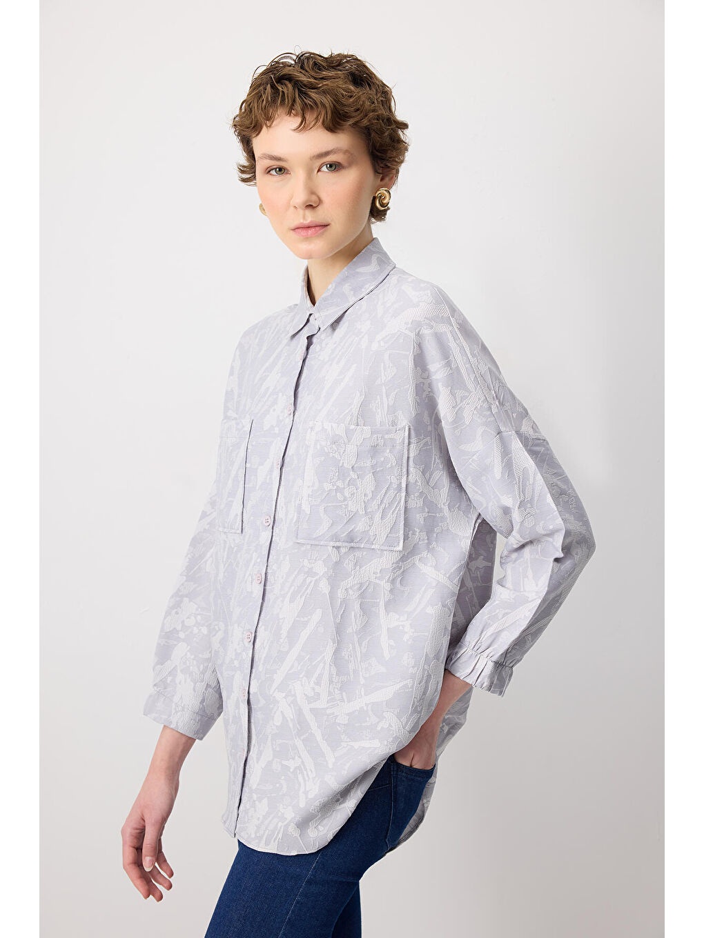 Gri Cep Detaylı Jakarlı Gömlek-1