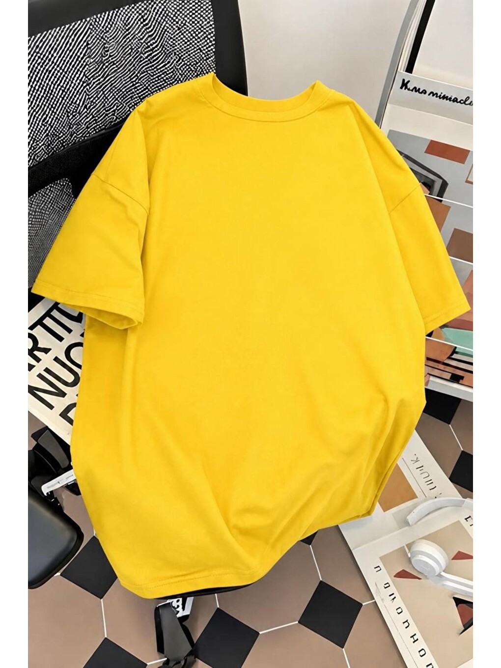 Sarı La El İşareti Ön Baskılı Sokak Modası Unisex T-shirt-1