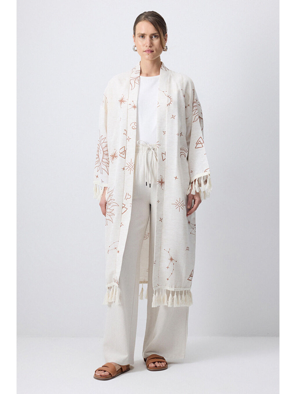 Bej Püskül Detaylı Desenli Kimono