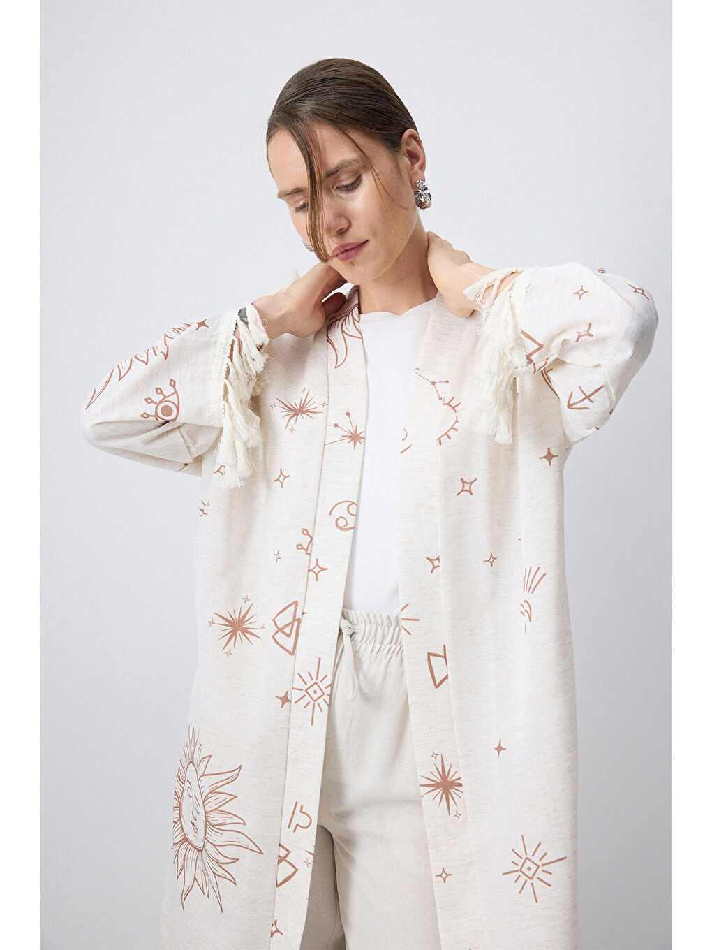 Bej Püskül Detaylı Desenli Kimono-2