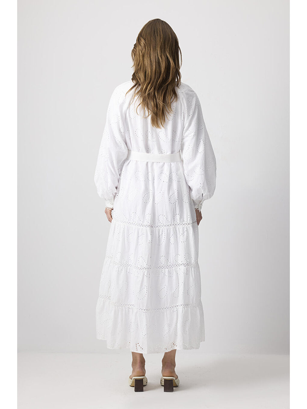 Beyaz %100 Pamuklu Fistolu İnci Düğmeli Elbise-3