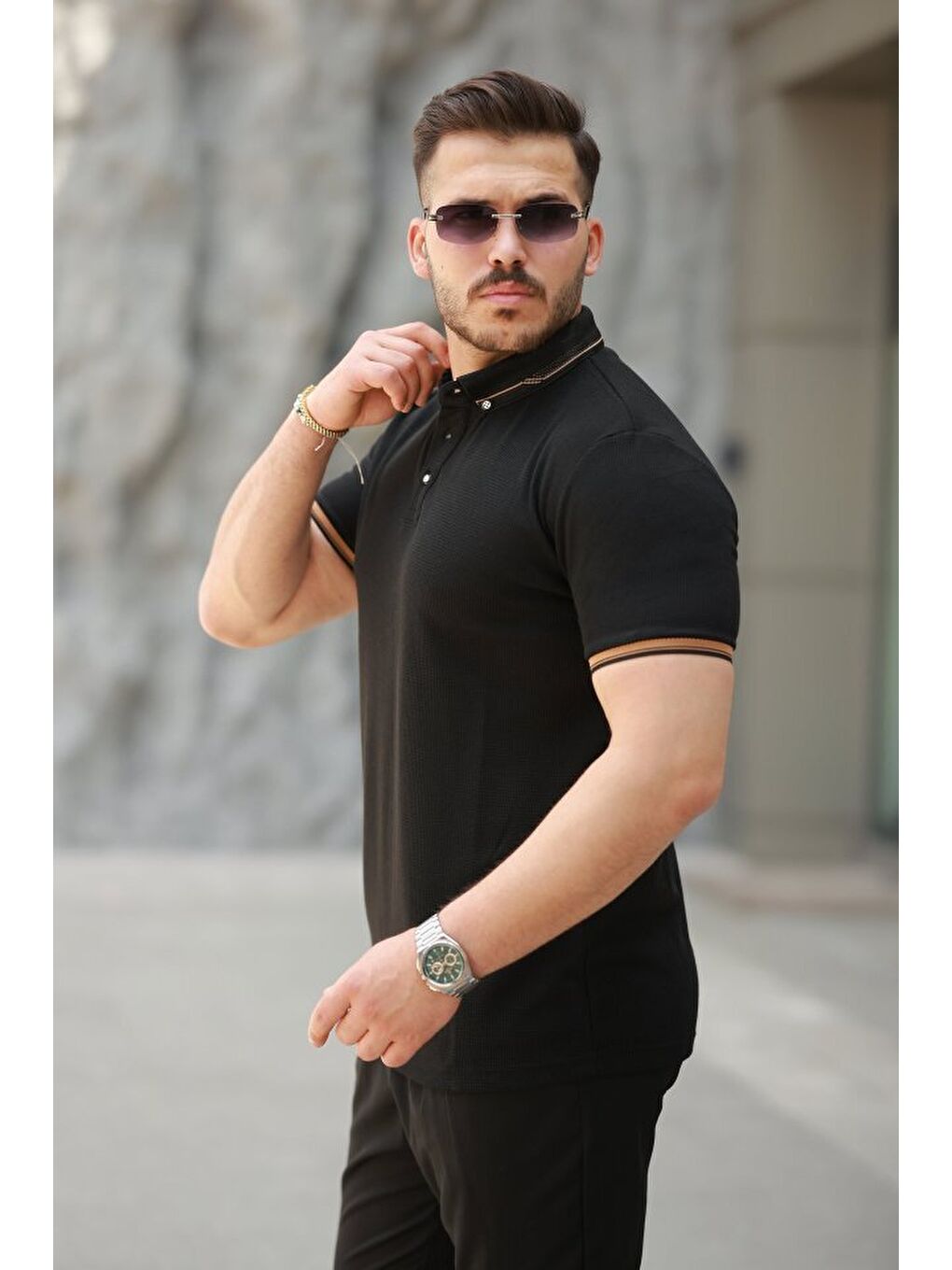 Siyah Erkek Düğmeli Yaka Waffle Kumaş Kısa Kollu Tişört-1