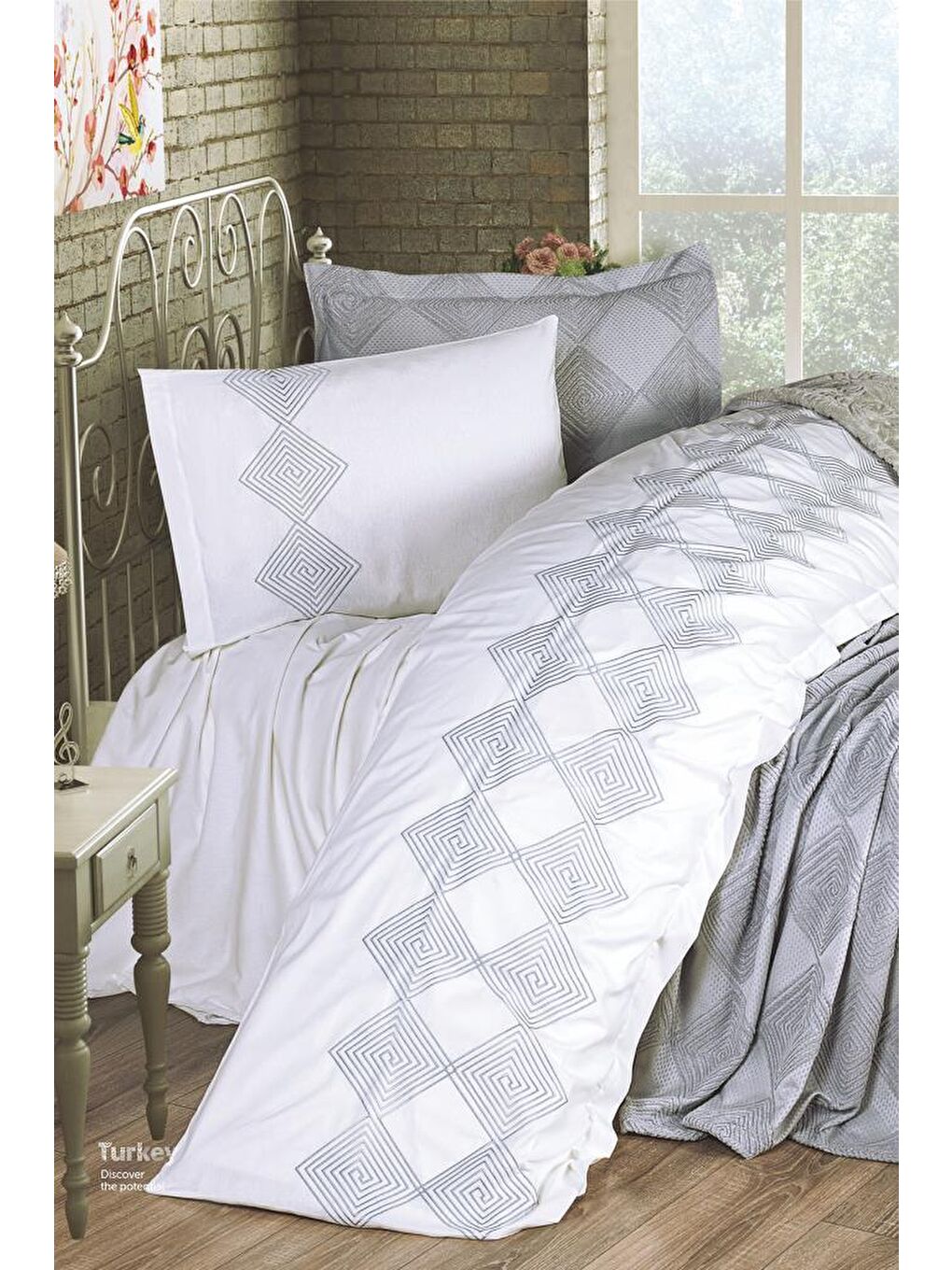 Seher 4 Parça Nakışlı Pike Takımı 240x260 Gri