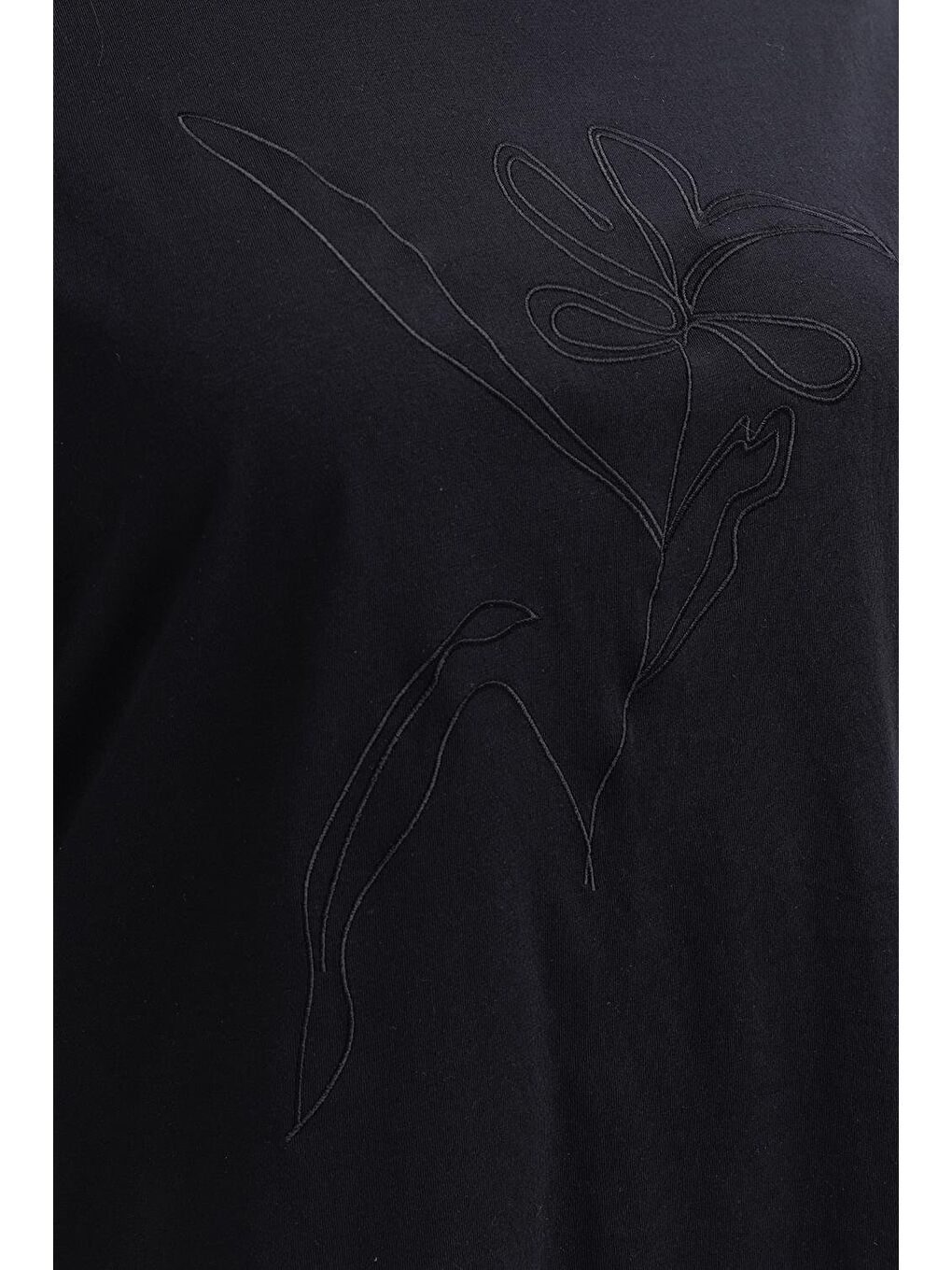 Siyah-Çiçek Nakışlı Uzun Kollu Büyük Beden T-Shirt-3