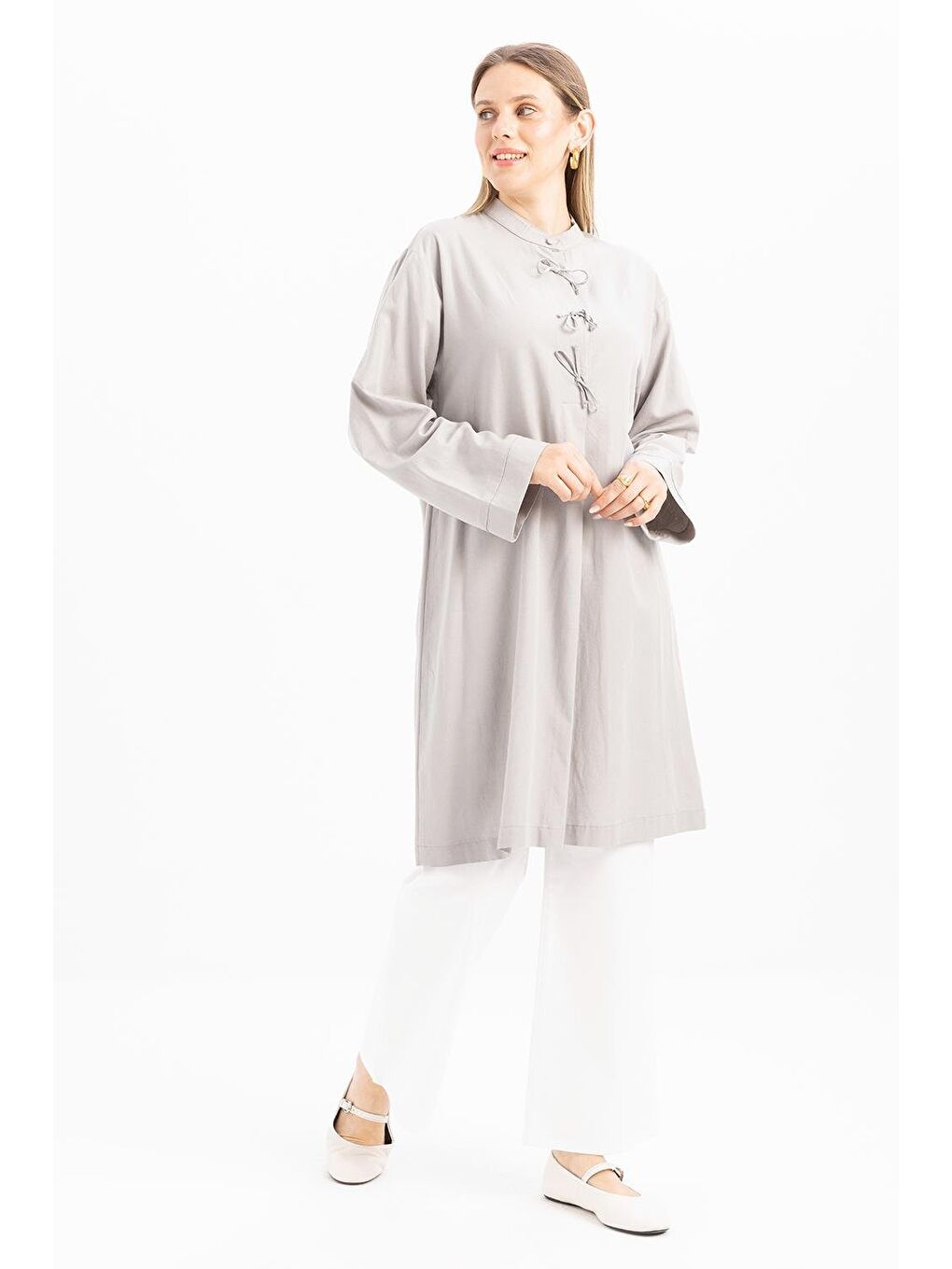 Gri-Yarım Patlı Bağlamalı Keten Tunik-1