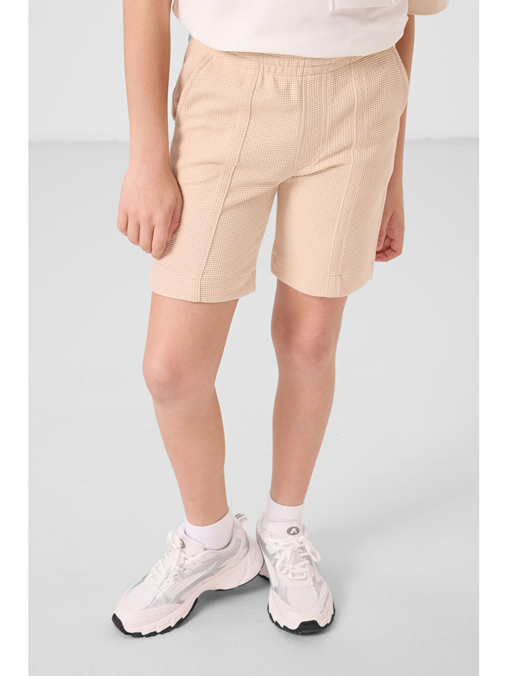 Bej Pamuklu Yumuşak Dokulu Standart Fit Basic Erkek Çocuk Şort - 11289-1