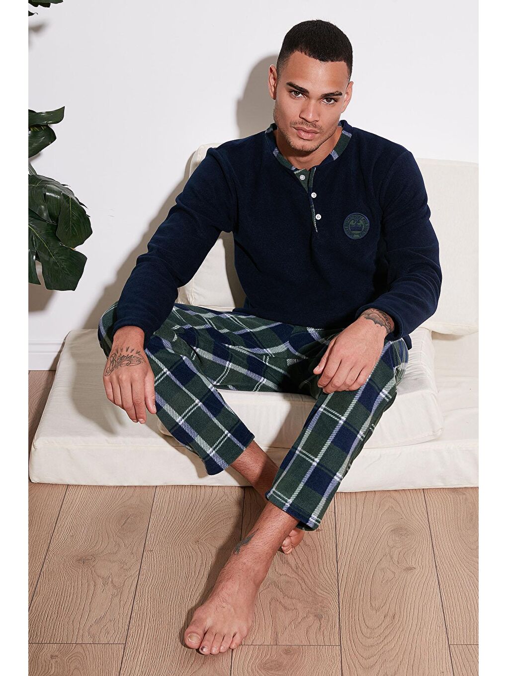 Lacivert Ekoseli Regular Fit Düğmeli Bisiklet Yaka Kışlık Polar Erkek Pijama Takımı 60961001