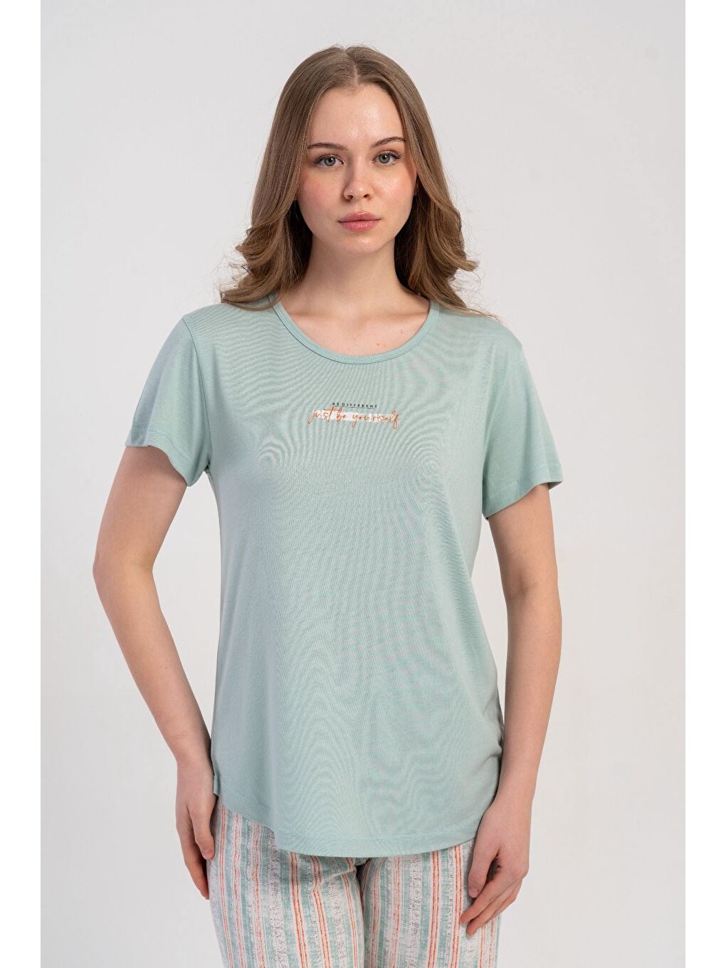 Yuvarlak Yaka Kısa Kollu Pijama Takımı Açık Yeşil-512177-2