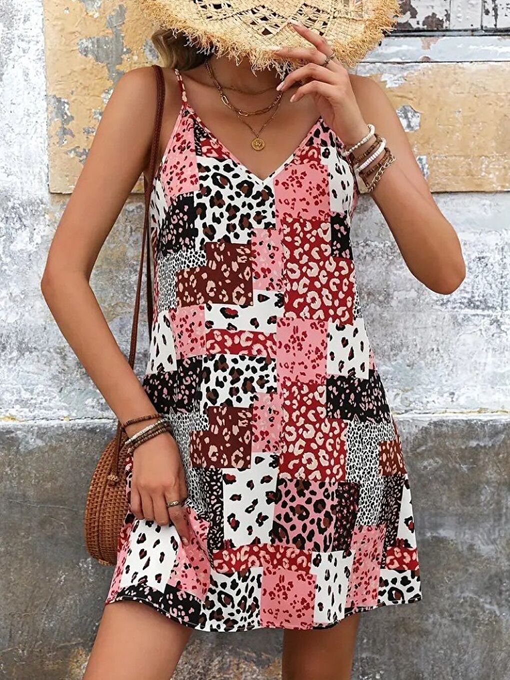 Pembe Kadın Ip Askılı V Yakalı Süprem Elbise-2