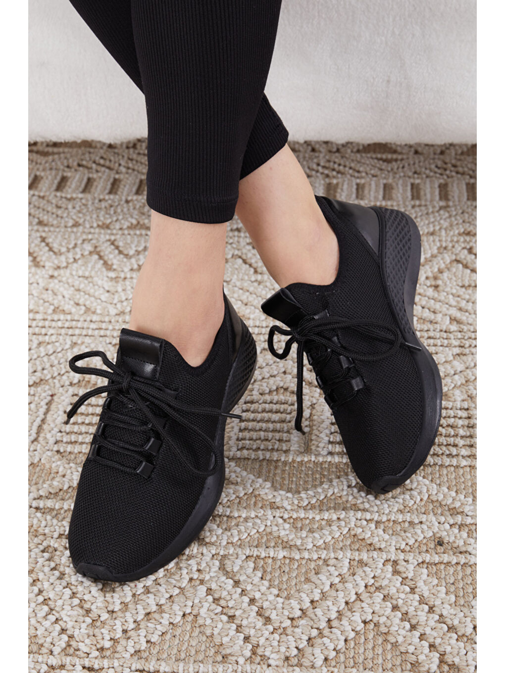 Kadın Siyah Spor Ayakkabı - 27071-1