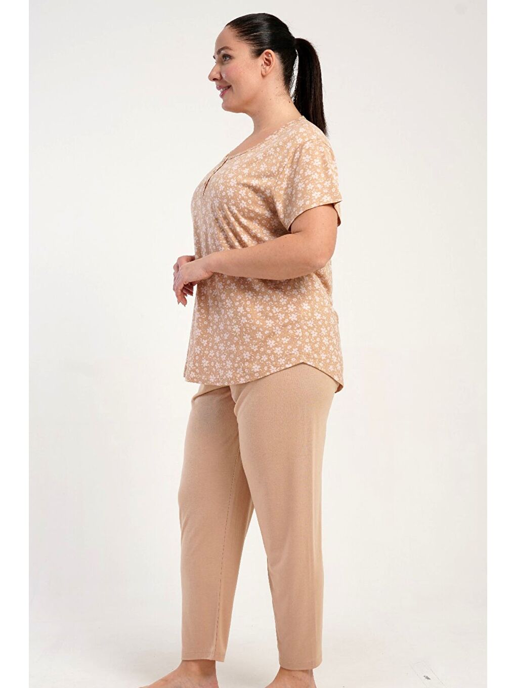 Kahverengi Büyük Beden Bisiklet Yaka Yarım Düğmeli Pijama Takımı Açık Kahve-512251-3