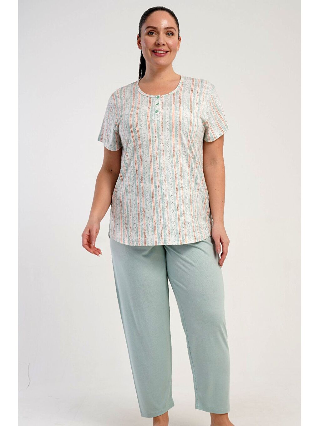 Büyük Beden Bisiklet Yaka Yarım Düğmeli Pijama Takımı Açık Yeşil-512249