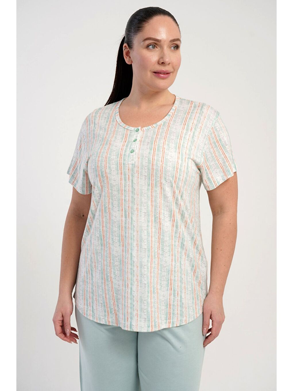Büyük Beden Bisiklet Yaka Yarım Düğmeli Pijama Takımı Açık Yeşil-512249-1