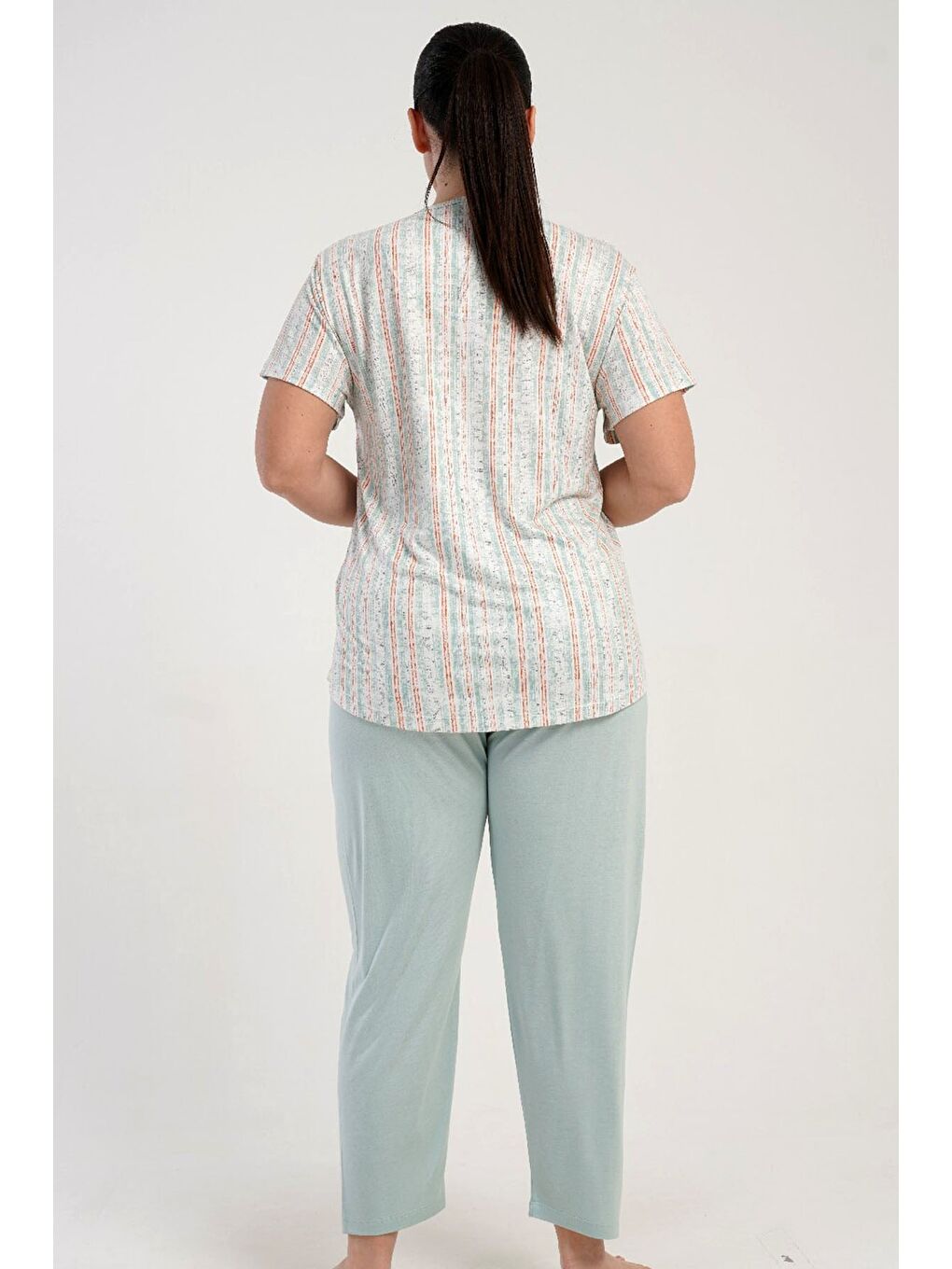 Büyük Beden Bisiklet Yaka Yarım Düğmeli Pijama Takımı Açık Yeşil-512249-3
