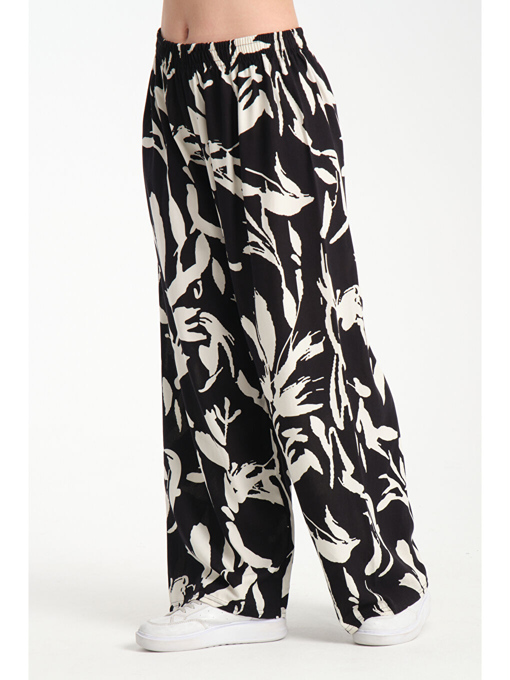 Siyah Kadın Desenli Dökümlü Viskon Pantolon 1060-2