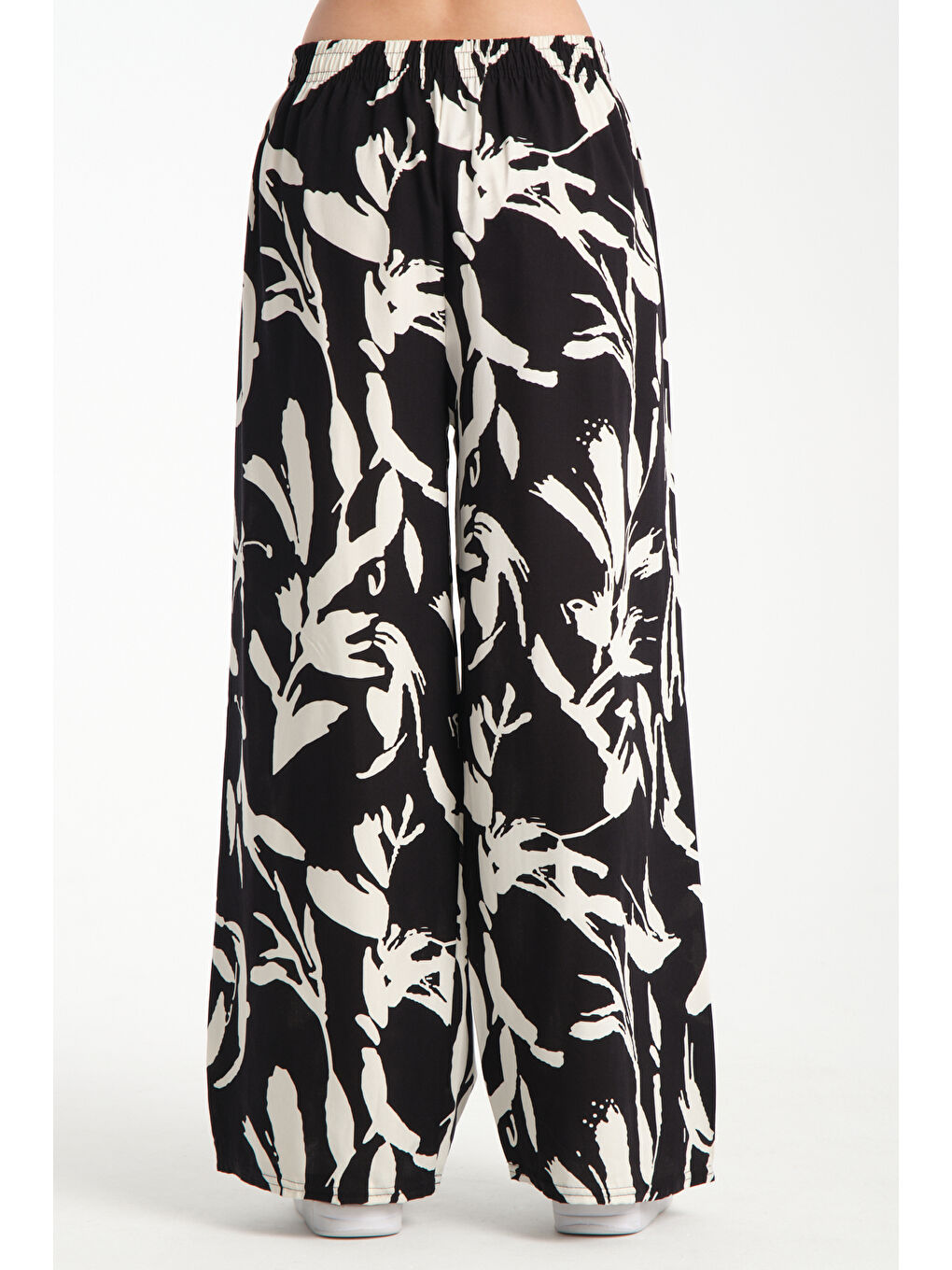 Siyah Kadın Desenli Dökümlü Viskon Pantolon 1060-3