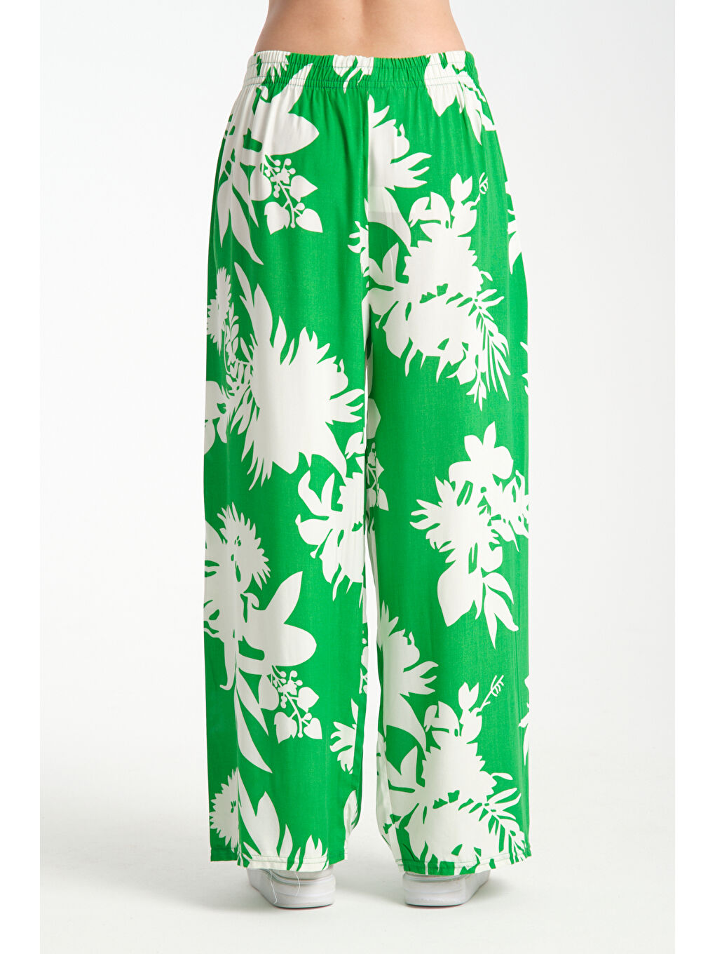 Yeşil Kadın Desenli Dökümlü Viskon Pantolon 1060-3