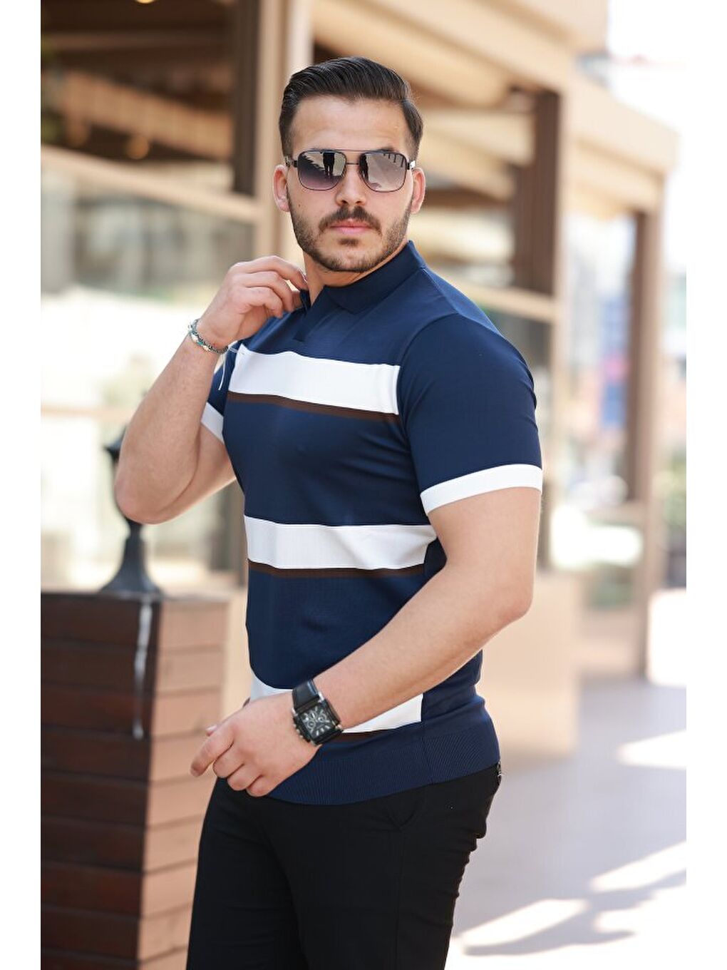 Lacivert Erkek Şerit Desenli Hemşire Yaka Kısa Kollu Tişört-1