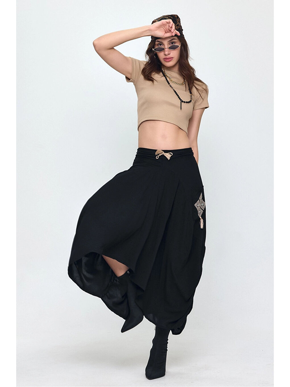 Kadın Siyah Nakış Detaylı Bağcıklı Şalvar Etek HZL25S-VM19001