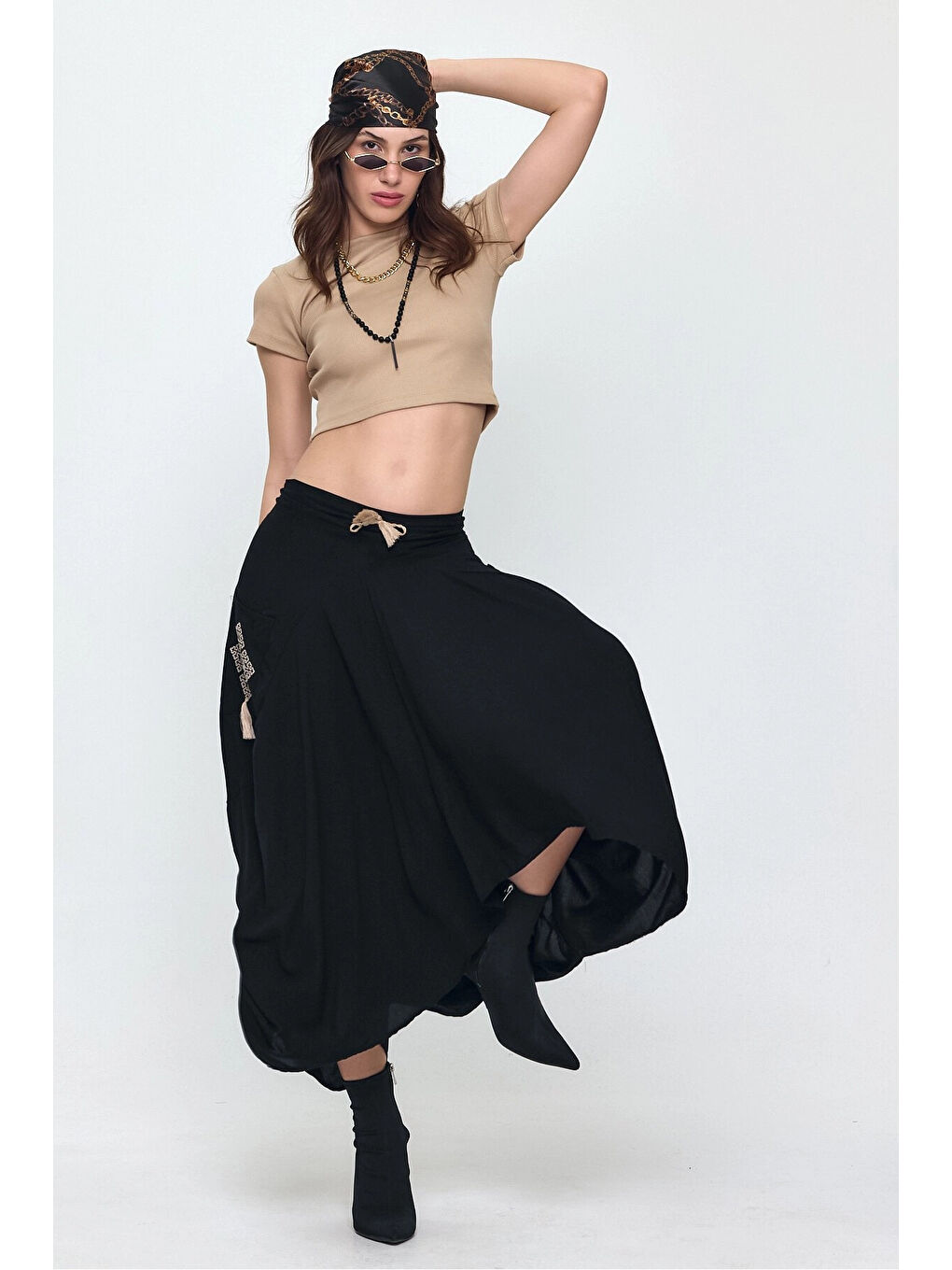 Kadın Siyah Nakış Detaylı Bağcıklı Şalvar Etek HZL25S-VM19001-2