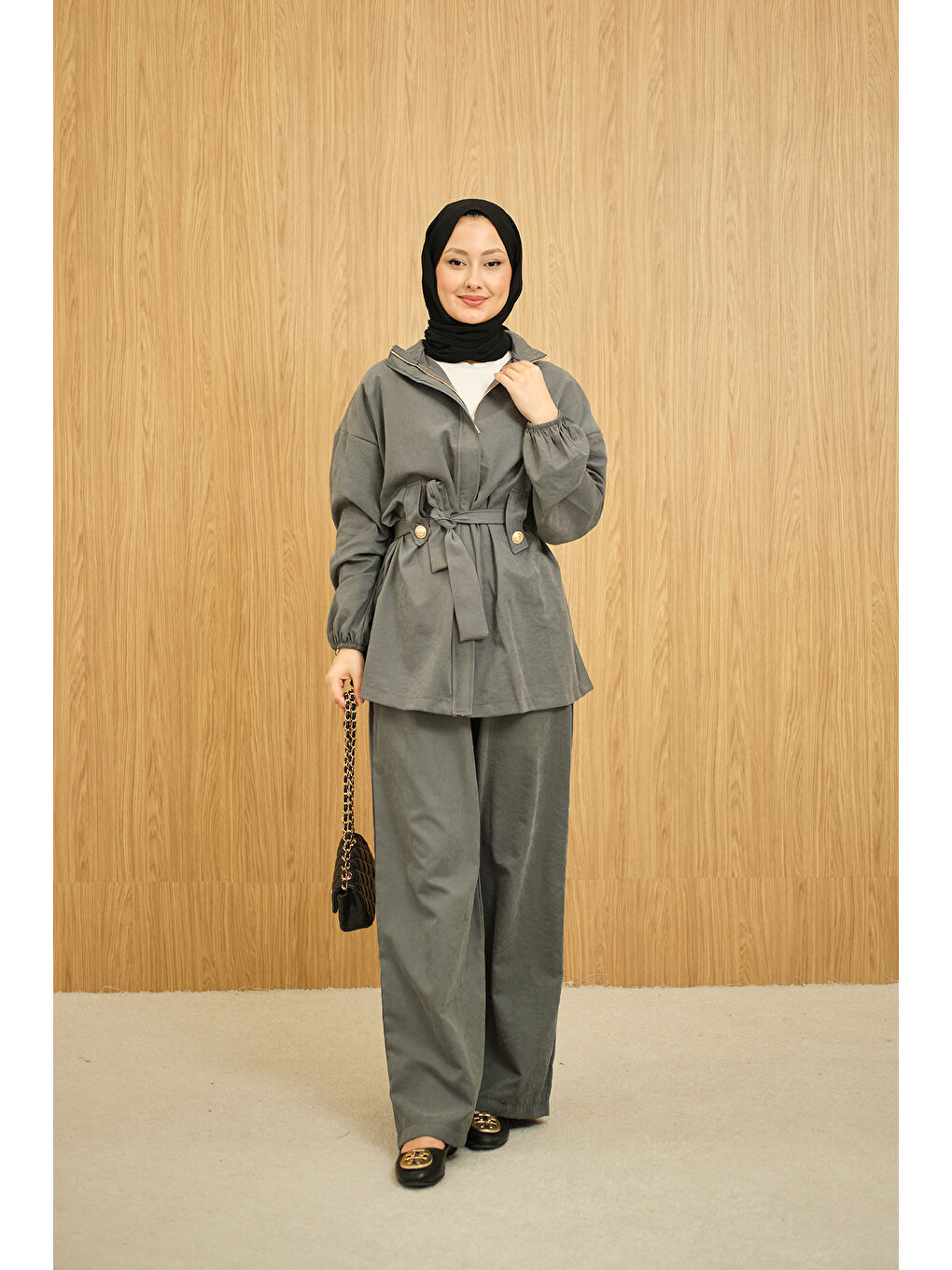 Gri Kadın Gizli Fermuarlı Kemerli Pantolonlu Takım Füme-1