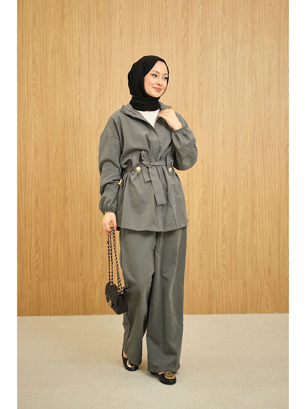 Gri Kadın Gizli Fermuarlı Kemerli Pantolonlu Takım Füme-3
