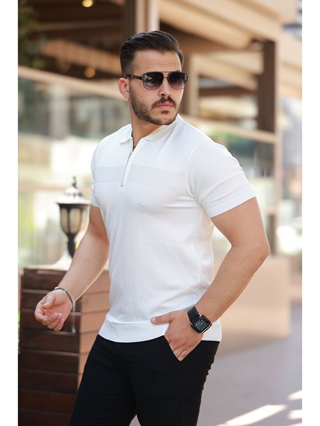 Beyaz Erkek Göğüs Pirinç Desenli Fermuar Yakalı Kısa Kollu Tişört-1