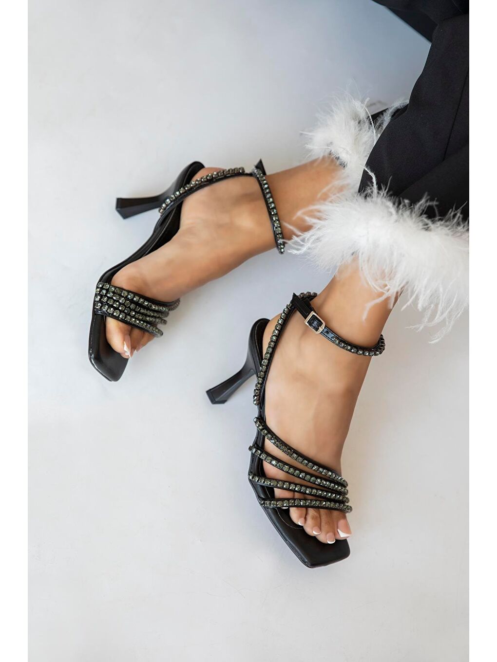 Parson  Kadın Taş  Detay Topuklu  Ayakkabı Siyah