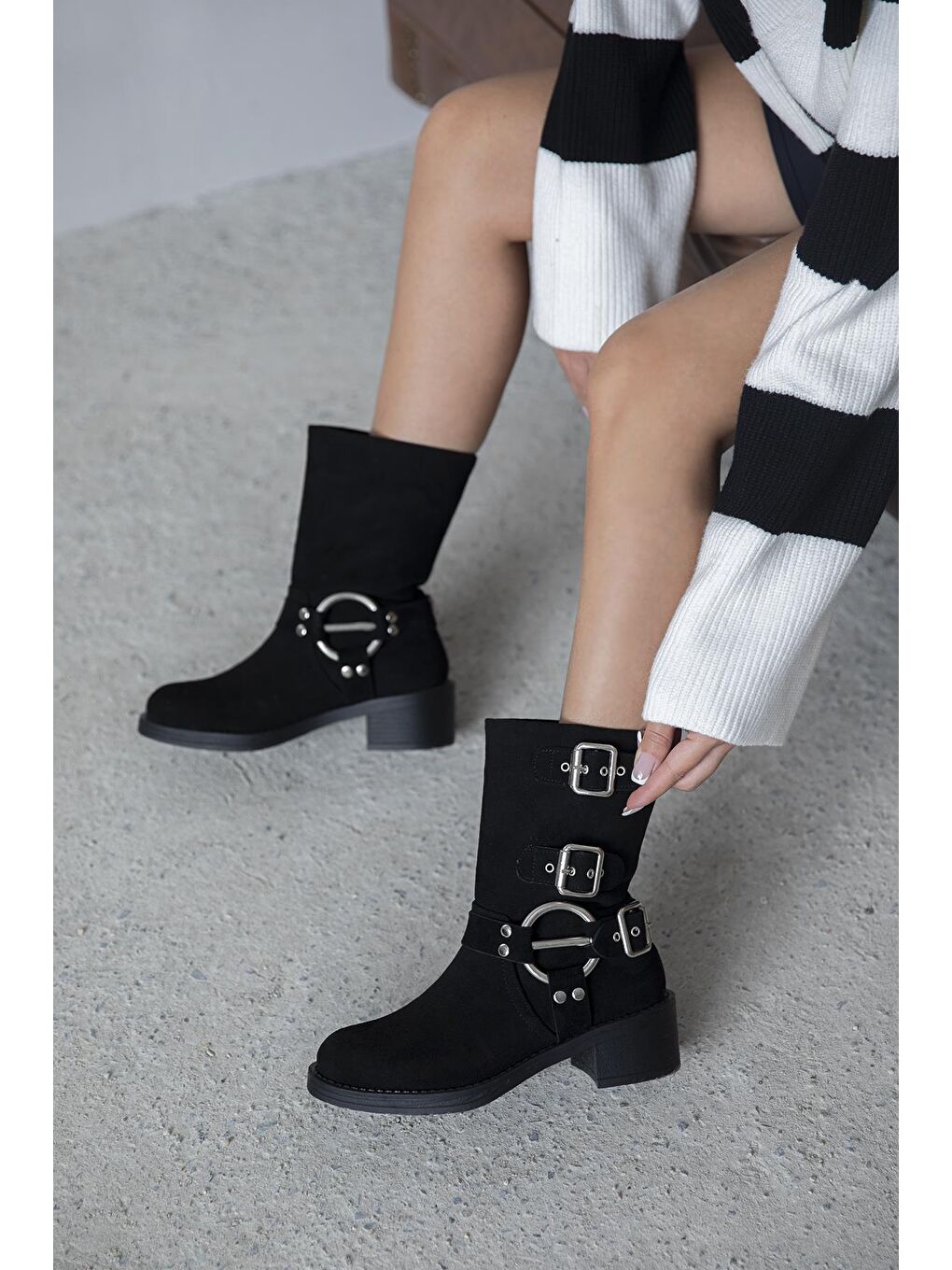 Senya  Kadın  Aksesuar Detay  Süet Bot Siyah-1