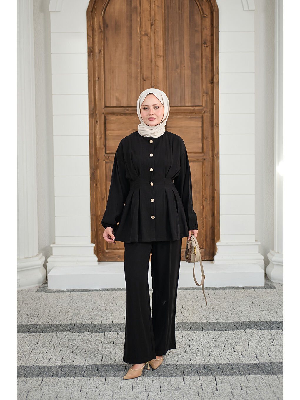 Kadın Gold Düğmeli Pileli Pantolonlu Takım Siyah