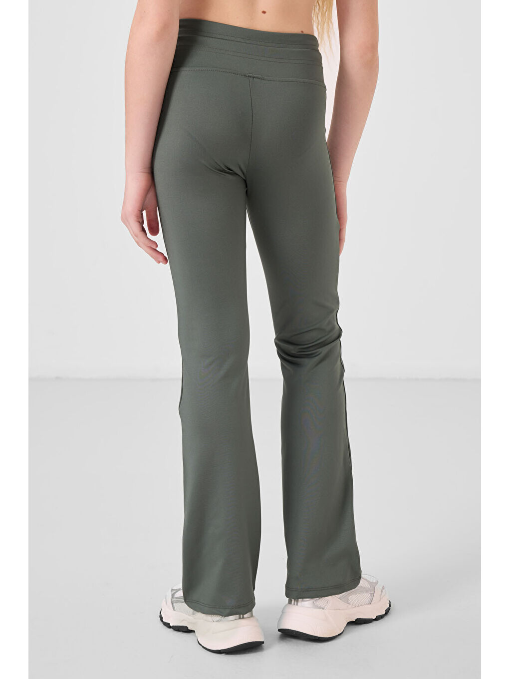 Haki Esnek Standart Fit Basic Performans İspanyol Paça Kız Çocuk Tayt - 75193-3