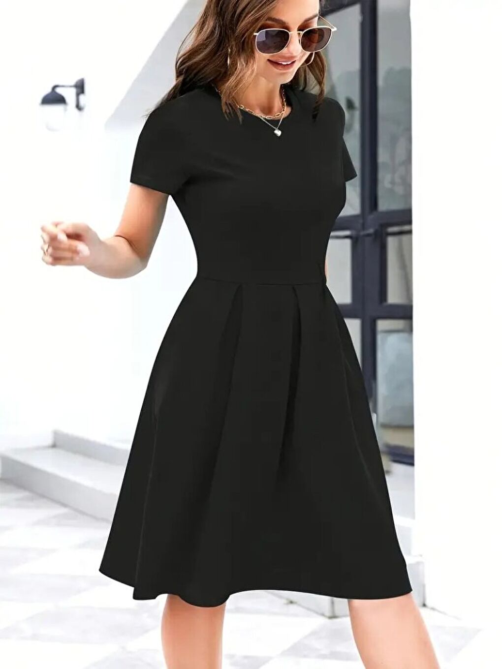 Siyah Kadın Kısa Kollu Bisiklet Yaka önden Pile Detaylı Janjan Krep Elbise-1